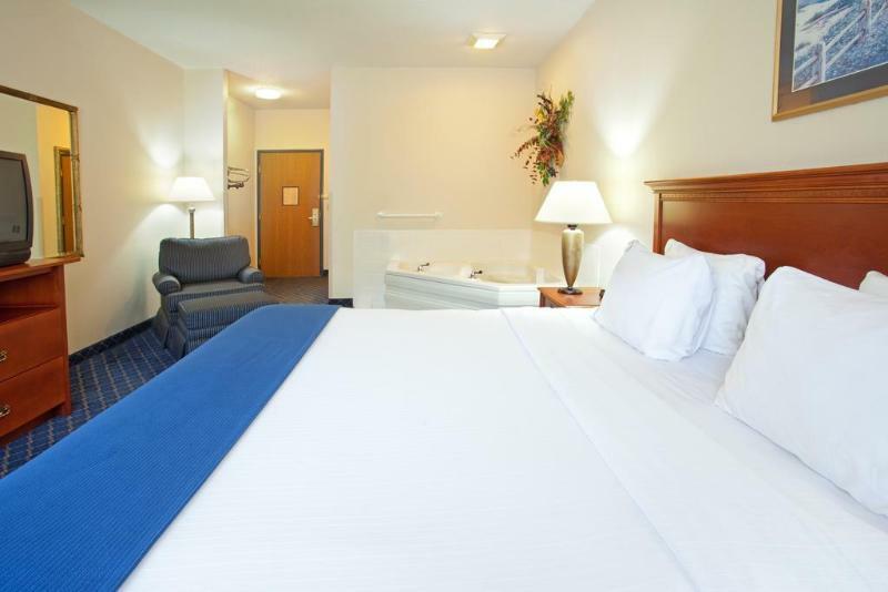 Hotel Express & By Ihg 3*