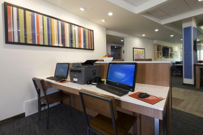 Hotel Express & By Ihg